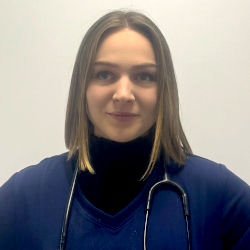 sarah-deghelt Dr vétérinaire Sarah Deghelt